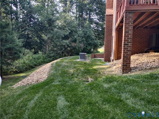 715 Reese Dr, Sandston, VA 23150