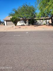 3630 E PARADISE Lane E, Phoenix, AZ 85032