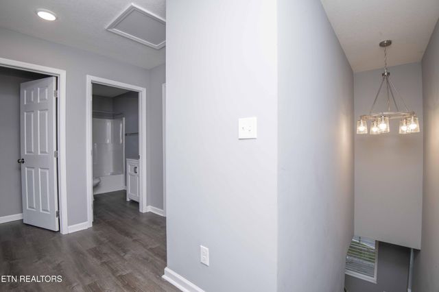 3425 Gap Rd, Knoxville, TN 37921