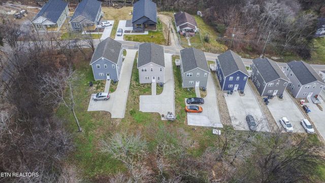 3425 Gap Rd, Knoxville, TN 37921