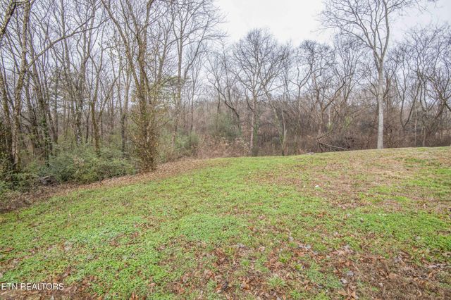 3425 Gap Rd, Knoxville, TN 37921