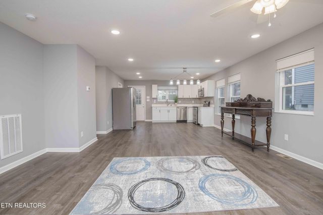 3425 Gap Rd, Knoxville, TN 37921