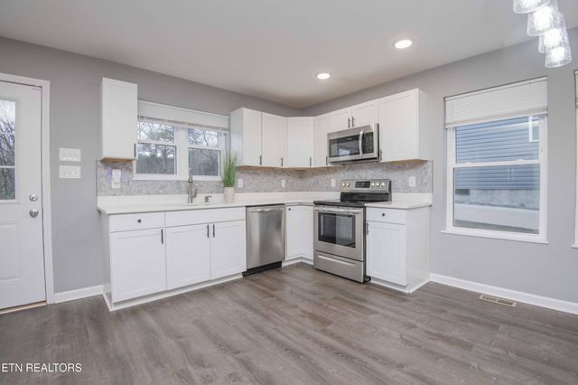 3425 Gap Rd, Knoxville, TN 37921