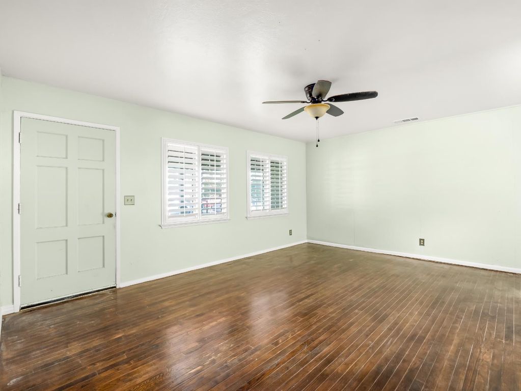 Image 5 of property listing at 1824 Vasquez Drive, Firebaugh, CA 93622