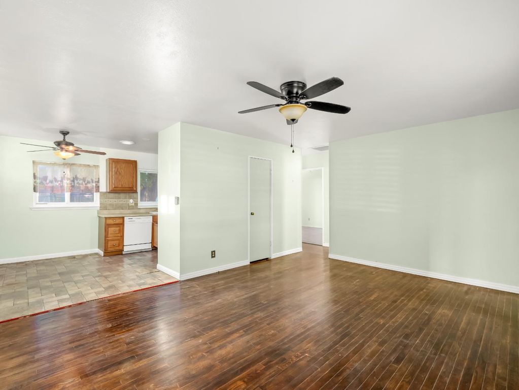 Image 6 of property listing at 1824 Vasquez Drive, Firebaugh, CA 93622