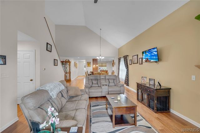 20 Saybrook Drive, Lancaster, NY 14086