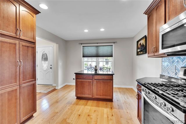 20 Saybrook Drive, Lancaster, NY 14086