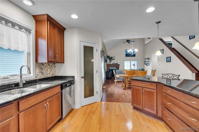 20 Saybrook Drive, Lancaster, NY 14086