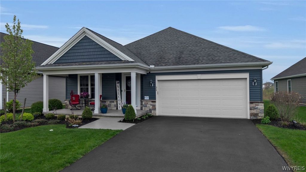 20 Saybrook Drive, Lancaster, NY 14086