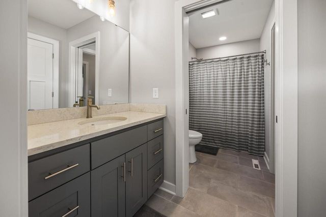 4814 East Kohler CIRCLE, New Berlin, WI 53146