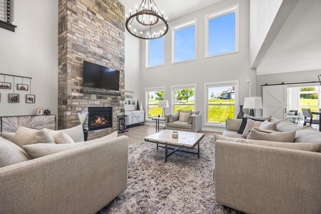 4814 East Kohler CIRCLE, New Berlin, WI 53146