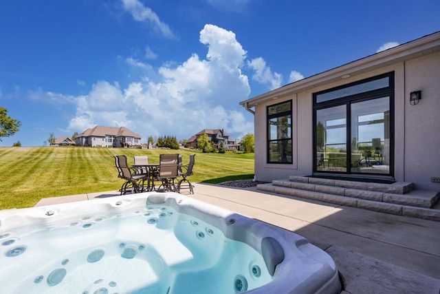4814 East Kohler CIRCLE, New Berlin, WI 53146