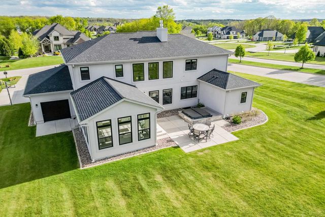 4814 East Kohler CIRCLE, New Berlin, WI 53146