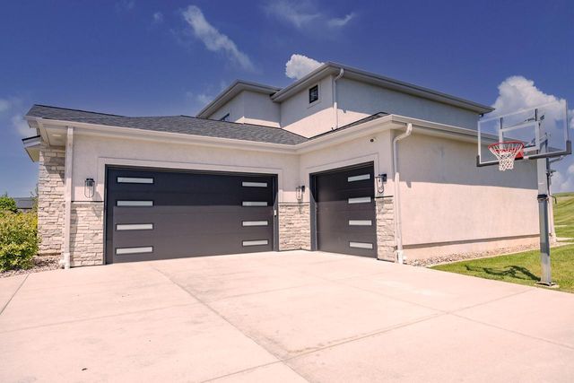 4814 East Kohler CIRCLE, New Berlin, WI 53146