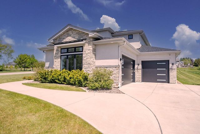 4814 East Kohler CIRCLE, New Berlin, WI 53146