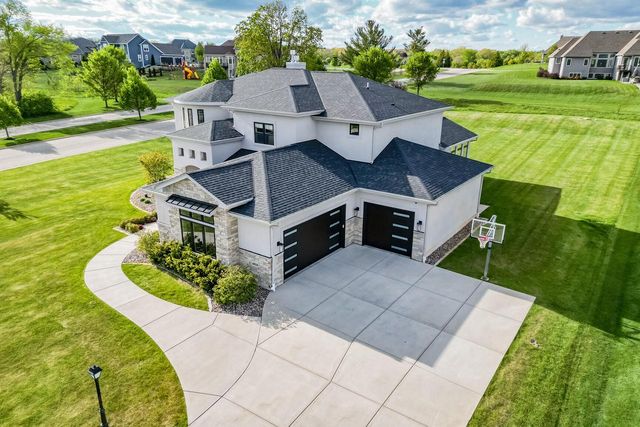 4814 East Kohler CIRCLE, New Berlin, WI 53146