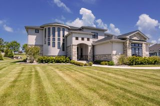 4814 East Kohler CIRCLE, New Berlin, WI 53146