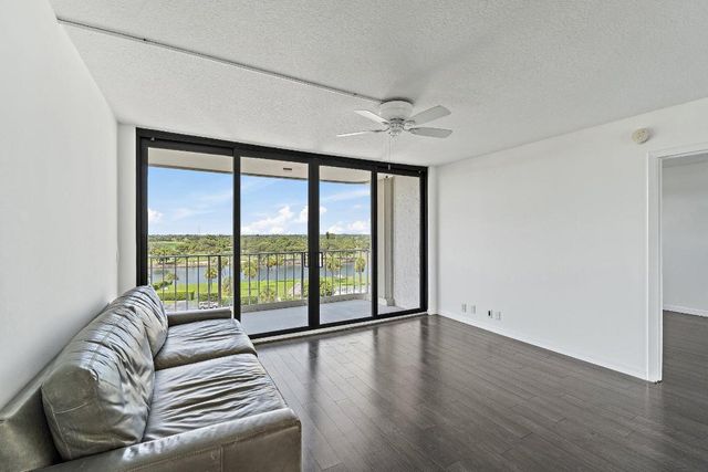 336 Golfview Road 719, North Palm Beach, FL 33408