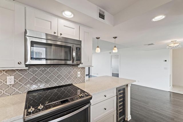 336 Golfview Road 719, North Palm Beach, FL 33408