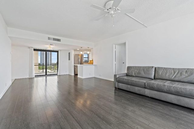 336 Golfview Road 719, North Palm Beach, FL 33408