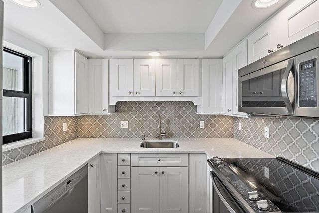 336 Golfview Road 719, North Palm Beach, FL 33408