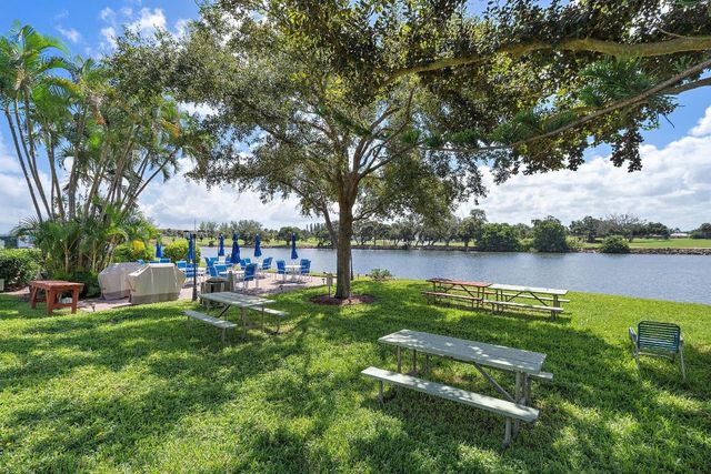 336 Golfview Road 719, North Palm Beach, FL 33408