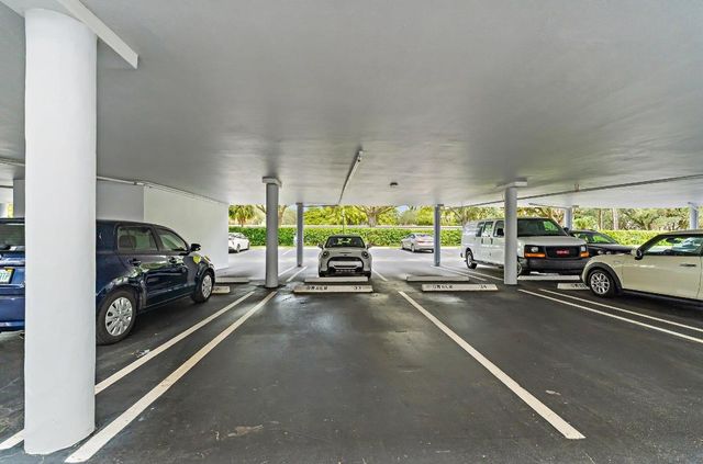 336 Golfview Road 719, North Palm Beach, FL 33408