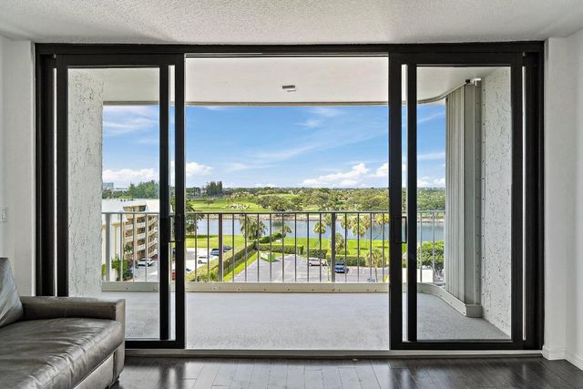 336 Golfview Road 719, North Palm Beach, FL 33408