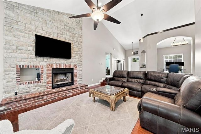 302 Crystal Brook Court, Lake St Louis, MO 63367