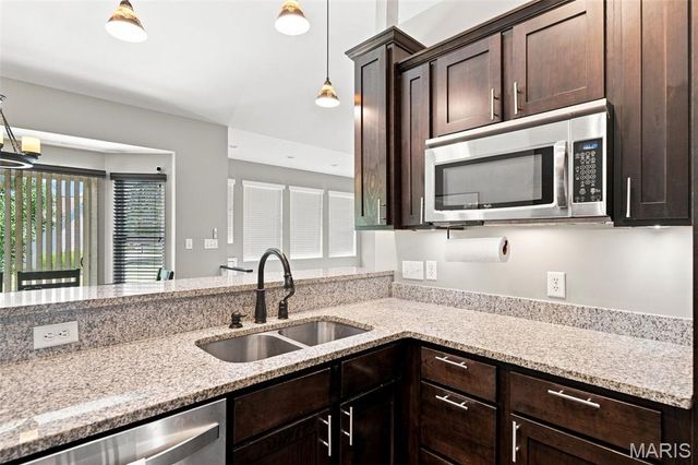 302 Crystal Brook Court, Lake St Louis, MO 63367