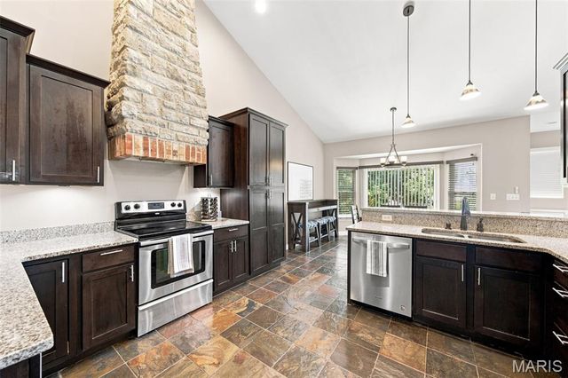 302 Crystal Brook Court, Lake St Louis, MO 63367