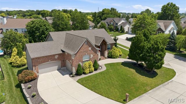 302 Crystal Brook Court, Lake St Louis, MO 63367
