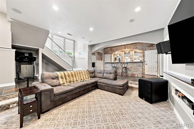 302 Crystal Brook Court, Lake St Louis, MO 63367
