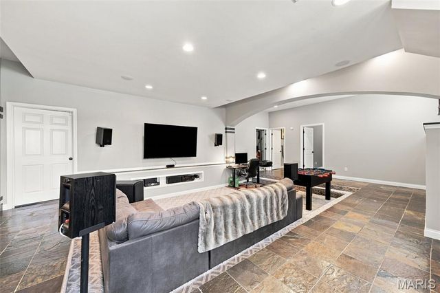302 Crystal Brook Court, Lake St Louis, MO 63367
