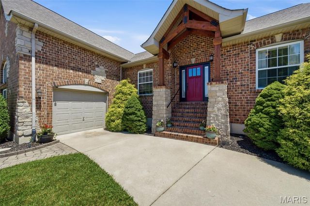 302 Crystal Brook Court, Lake St Louis, MO 63367