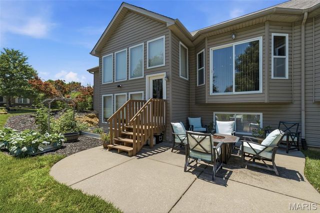 302 Crystal Brook Court, Lake St Louis, MO 63367