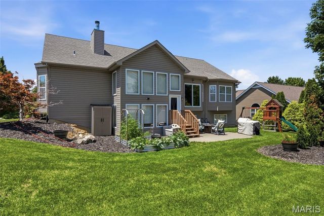 302 Crystal Brook Court, Lake St Louis, MO 63367