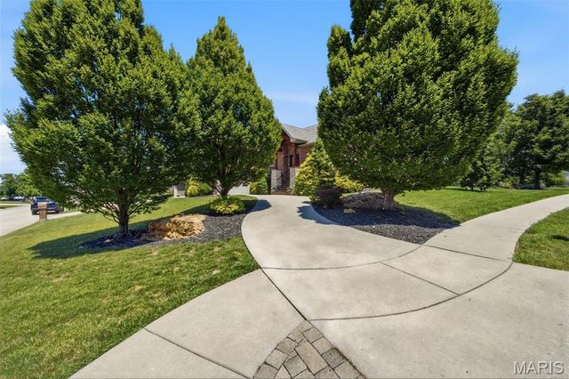 302 Crystal Brook Court, Lake St Louis, MO 63367