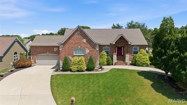 302 Crystal Brook Court, Lake St Louis, MO 63367