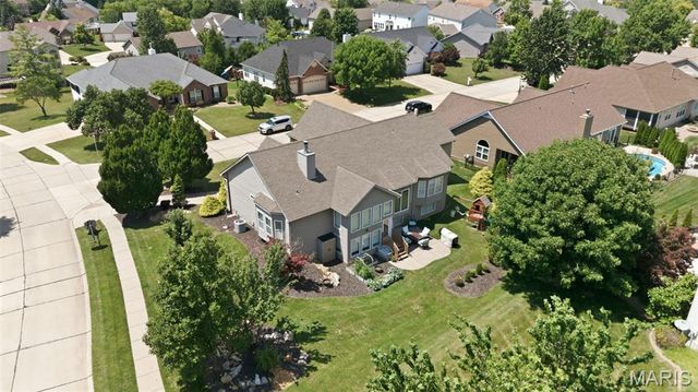 302 Crystal Brook Court, Lake St Louis, MO 63367