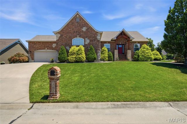 302 Crystal Brook Court, Lake St Louis, MO 63367