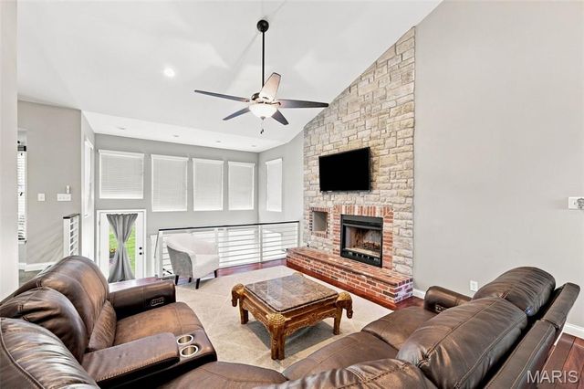 302 Crystal Brook Court, Lake St Louis, MO 63367