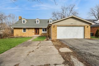 902 E Main Street, Barrington, IL 60010