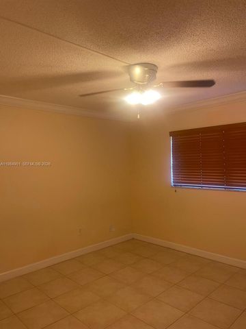 8600 SW 109th Ave 4-220, Miami, FL 33173