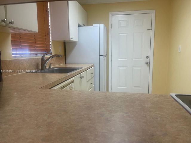 8600 SW 109th Ave 4-220, Miami, FL 33173