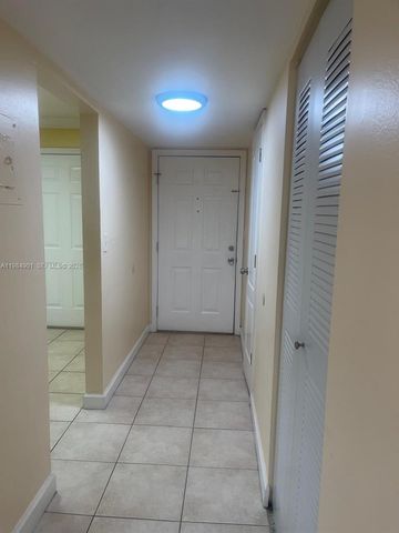 8600 SW 109th Ave 4-220, Miami, FL 33173