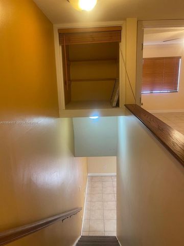 8600 SW 109th Ave 4-220, Miami, FL 33173