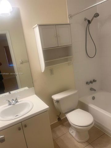 8600 SW 109th Ave 4-220, Miami, FL 33173