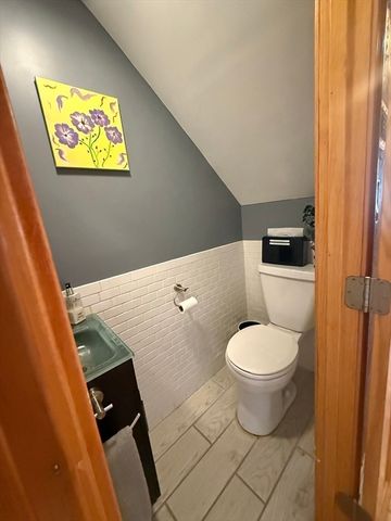 73 Williams Ave, Boston, MA 02136