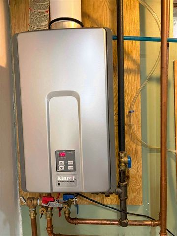 73 Williams Ave, Boston, MA 02136